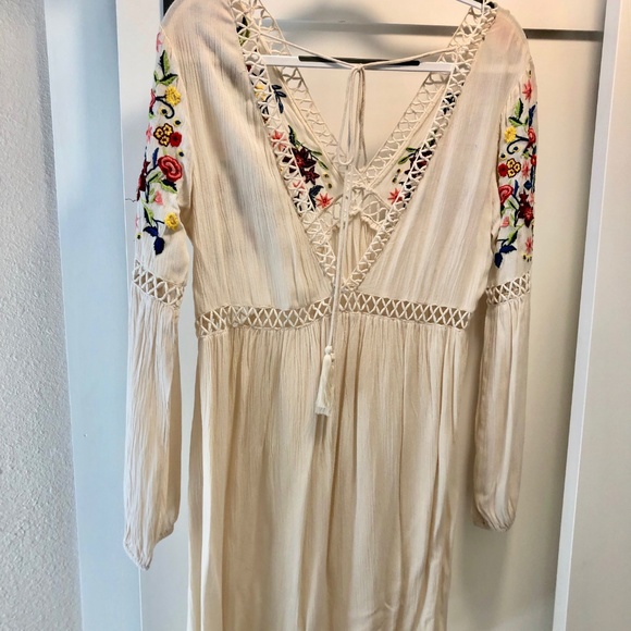 Bohemian Embroidered Peasant Dress - Picture 5 of 7